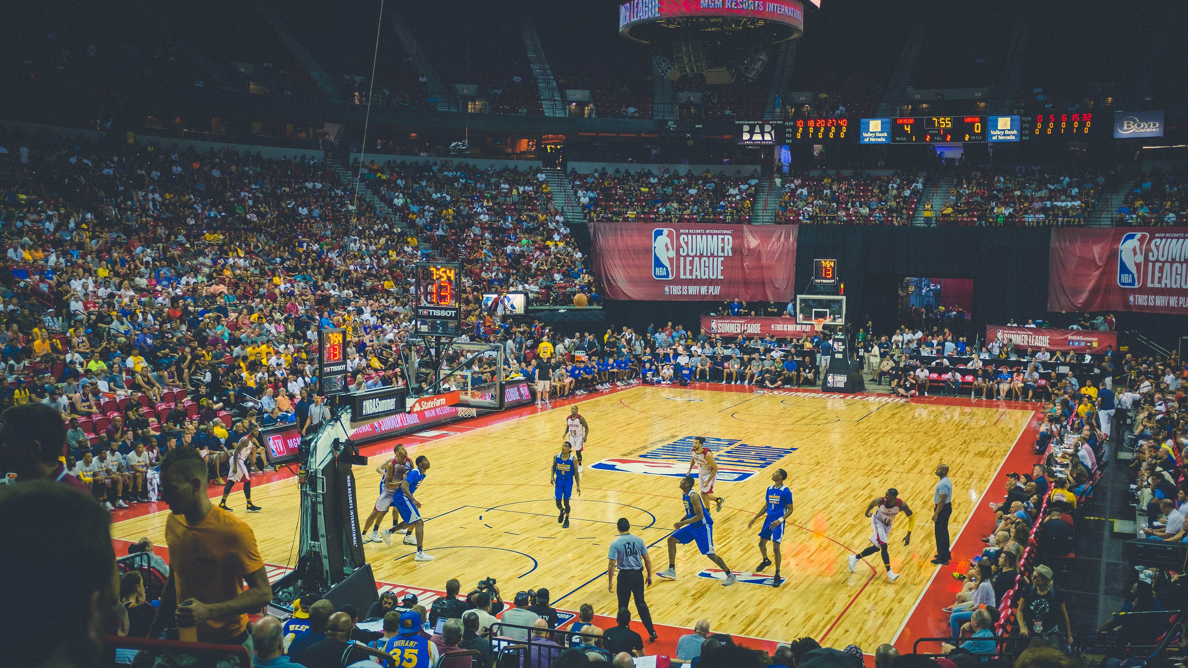 曝阿莫林与安德森通道交谈，其明夏愿加盟曼联！冬窗9000万豪购没戏